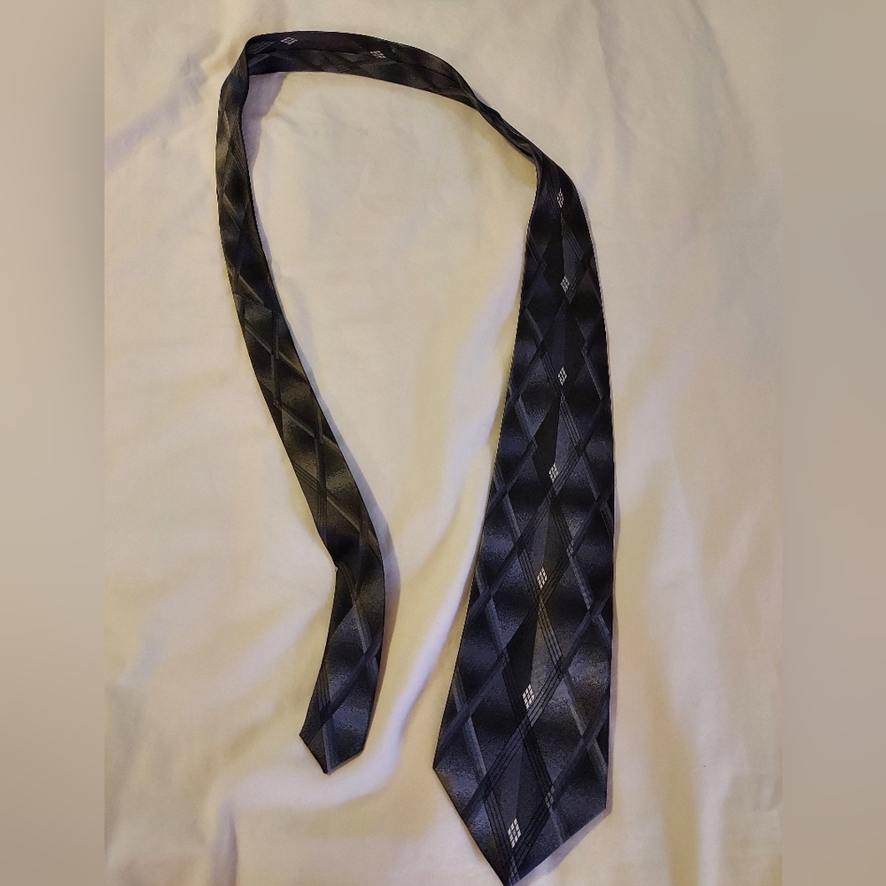 Pierre Cardin 100% Silk Geometric Black and Gray Tie